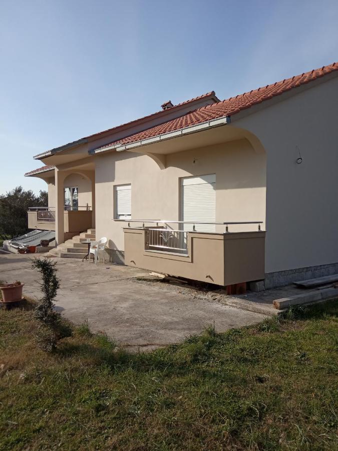Laura Apartment Bibinje Bagian luar foto