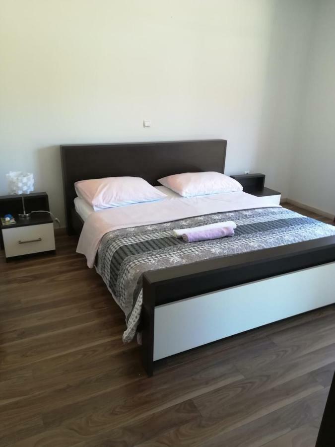 Laura Apartment Bibinje Bagian luar foto