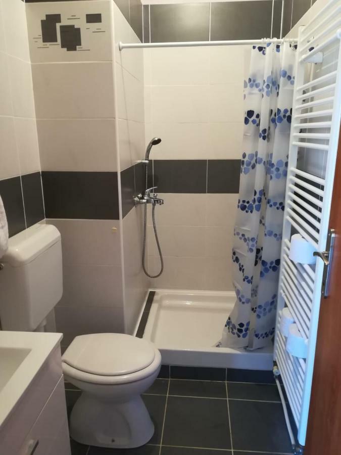 Laura Apartment Bibinje Bagian luar foto