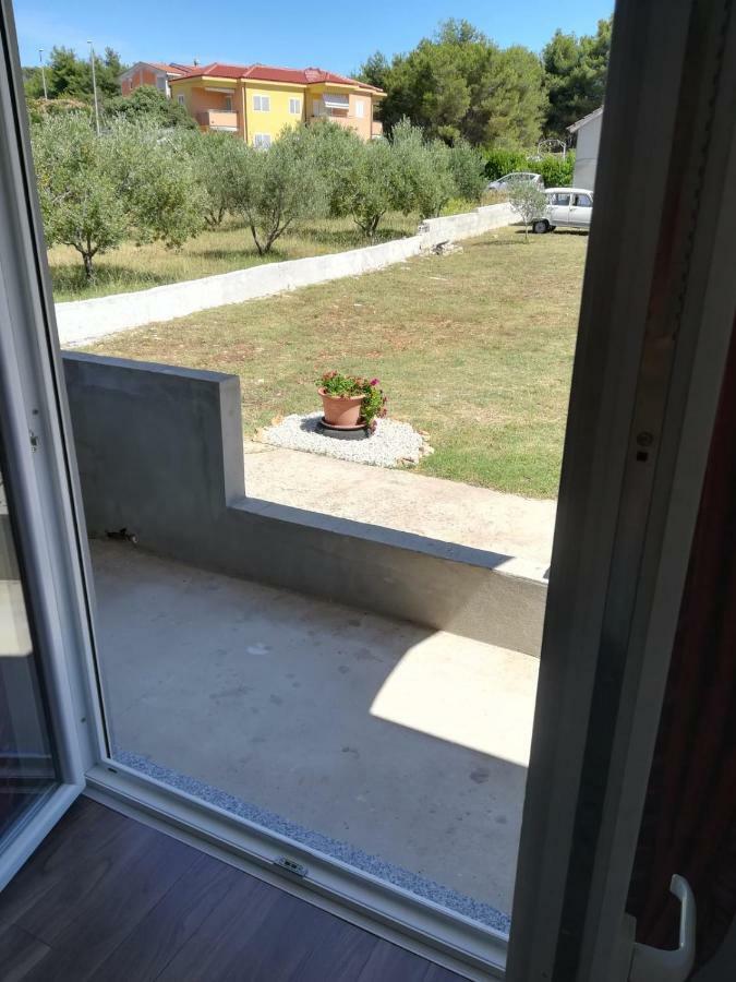 Laura Apartment Bibinje Bagian luar foto